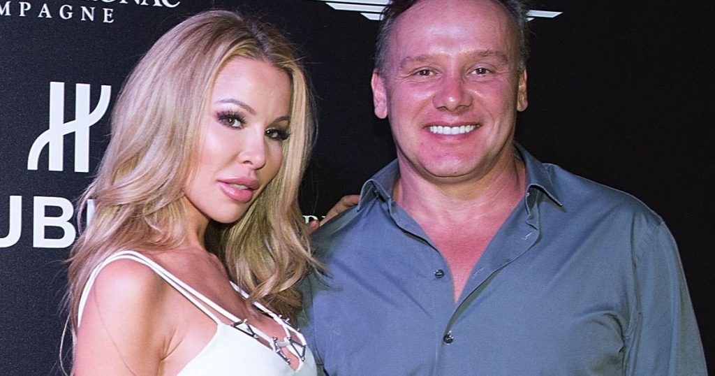 Lisa Hochstein akuzohet për marrjen e veprave të vlefshme artistike nga ish-shtëpia nga ish Lenny