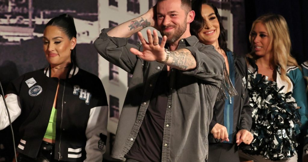 Artem Chigvintsev kërkon urdhër mbrojtës kundër Nikki Garcia