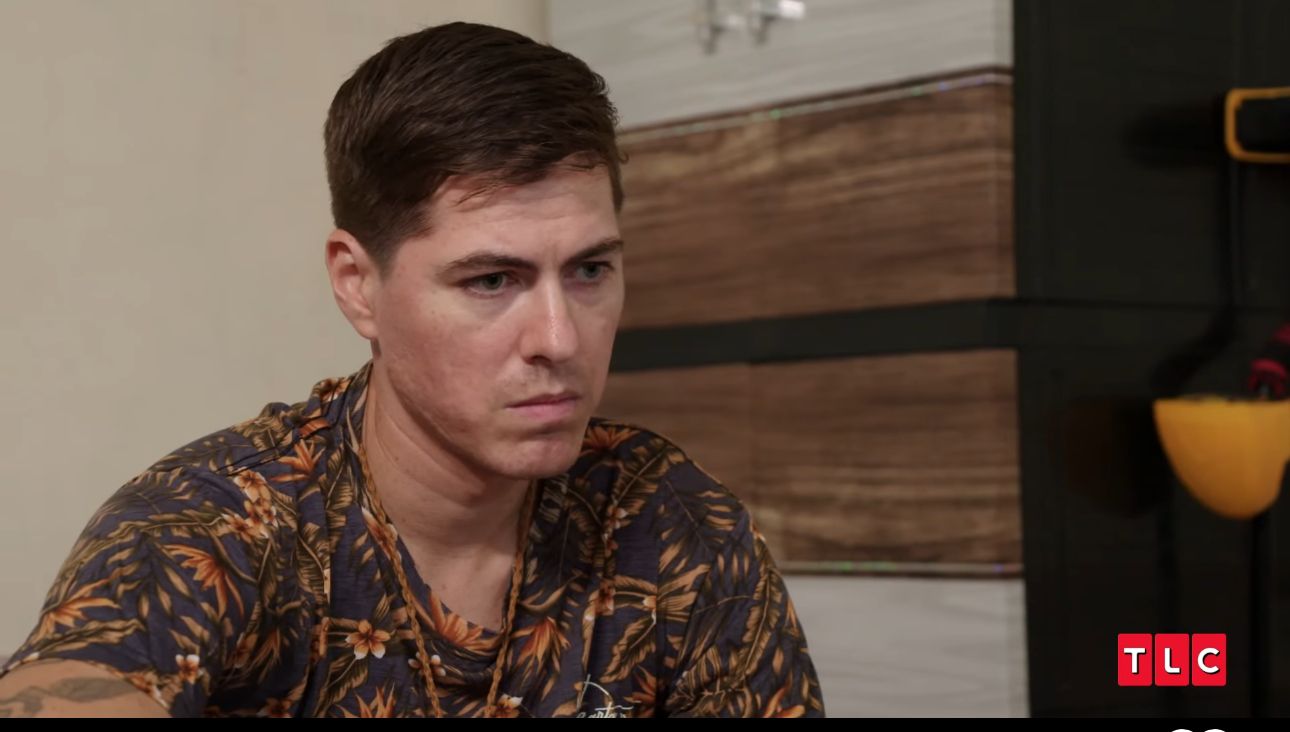 90 Day Fiancé: The Other Way Sezoni 6 Episodi 19 përmbledhje që paraqet debatin e James dhe Tata, afatin e marrëdhënies së Statler dhe Dempsey dhe planet e fejesës së Shekinah dhe Sarper.