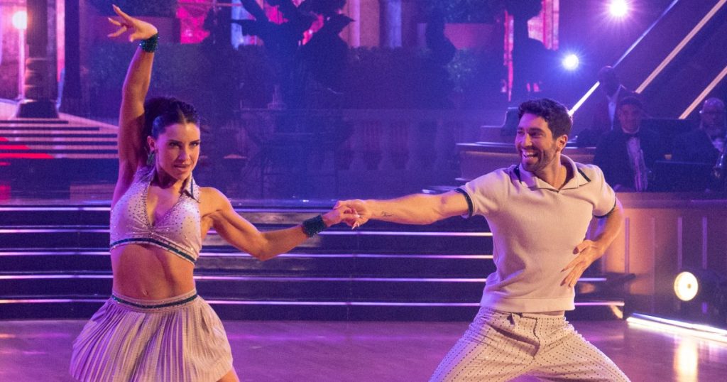 A e nënvizoi Carrie Ann Inaba stilin e lirë të Joey Graziadei?