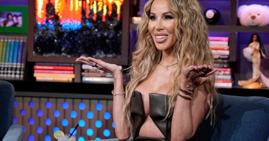 Rhom 'Source' mbron Lisa Hochstein kundër 'ngacmimit sistemik'