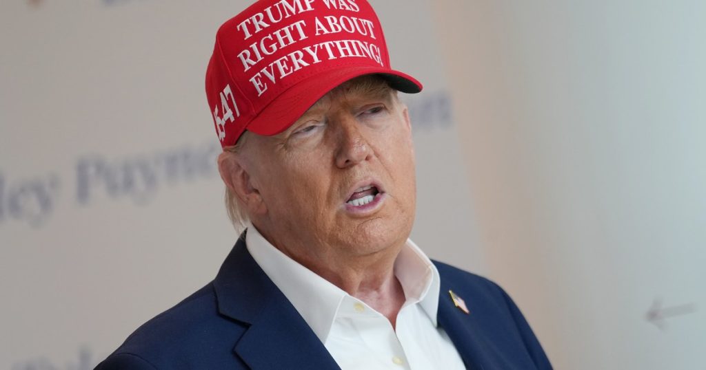 Donald Trump Slams 'Jeta e Ulët' John Bolton në mes të FBI Raid