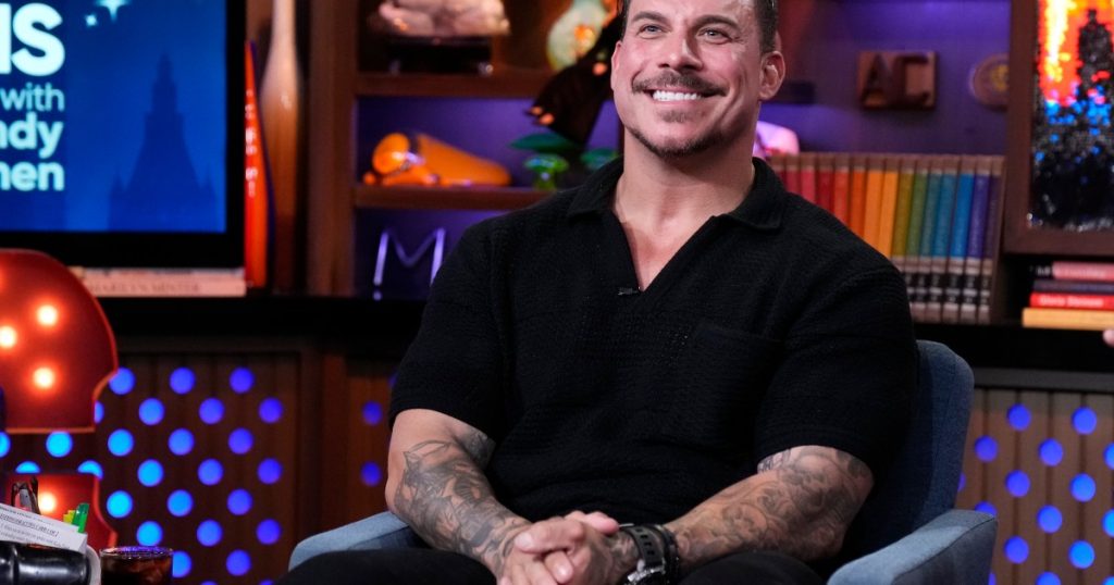 Jax Taylor i luginës i akuzuar për marrëdhënie seksuale dhe gërvishtje të shumta të stafit femra në Bar - Raport