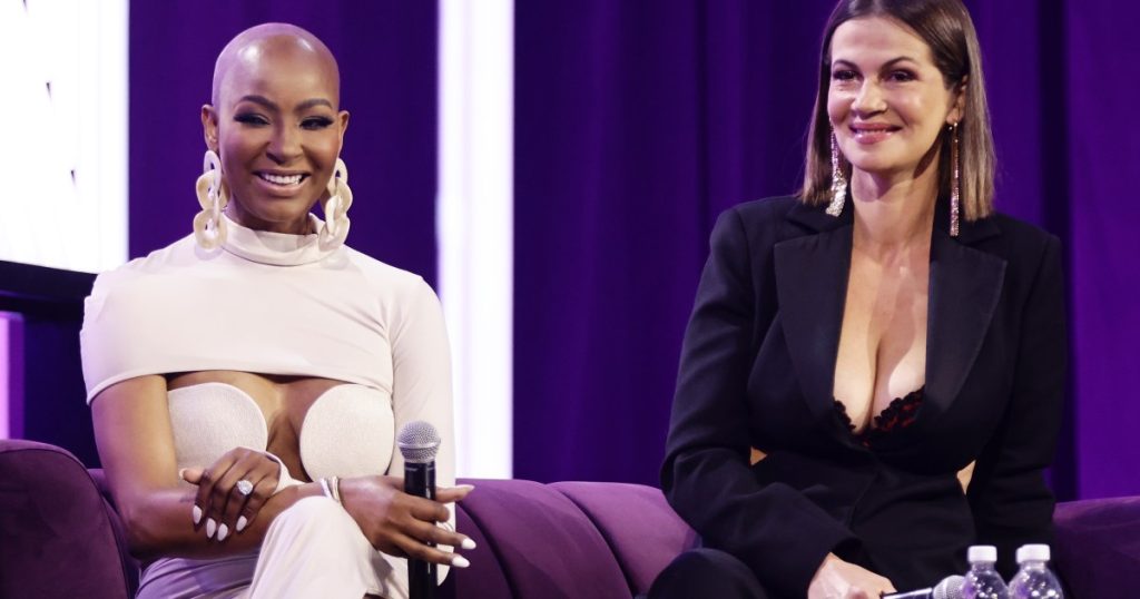 Julia Lemigova e Rhom's ngacmon shumë më tepër për guerdy Abraira Fallout