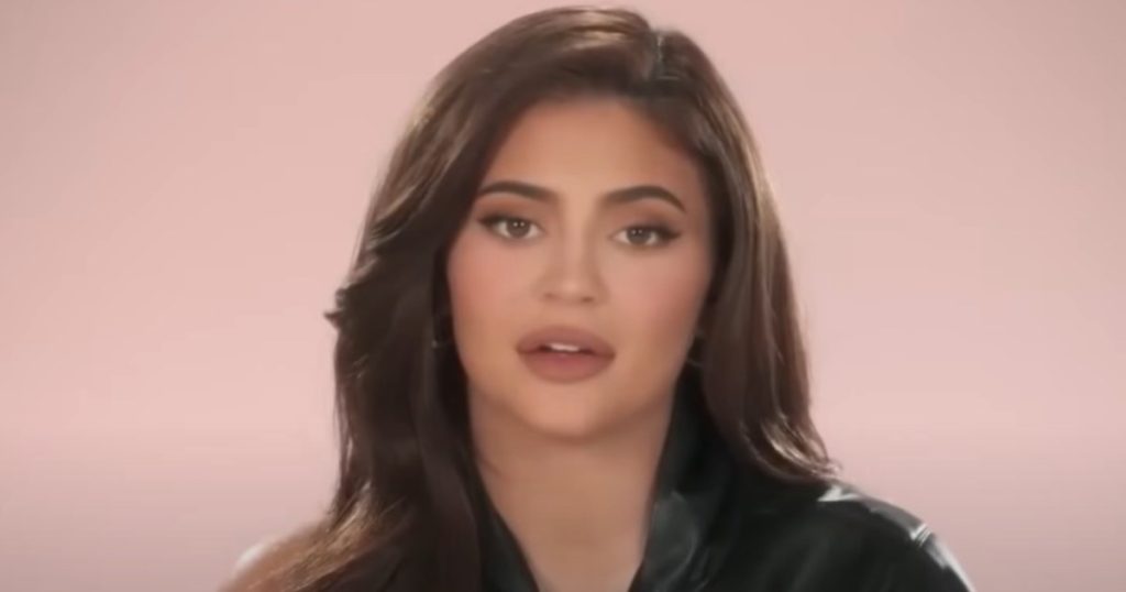 Kylie Jenner ndan fotot e NSFW përpara ditëlindjes së saj