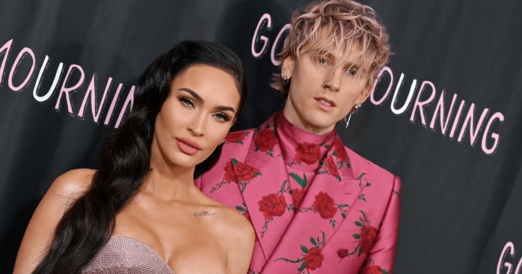 Mitraloz kelly vlerëson Megan Fox për të bërë 'gjithë punën' me vajzën Saga