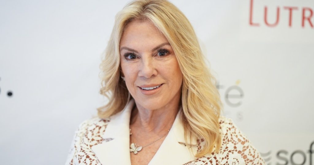Ramona Singer thirri nga artisti i famshëm i përbërjes Tim Mackay
