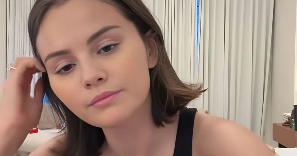 Selena Gomez tregon kthesat e saj gjatë udhëtimit në Cabo