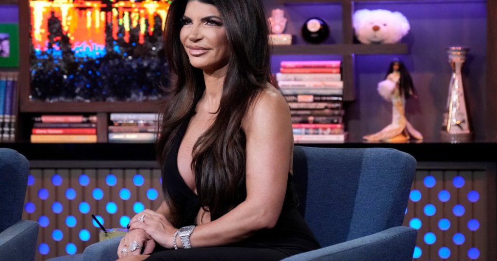 Teresa Giudice 'ende në konsideratë' për sezonin 15 të rhonj