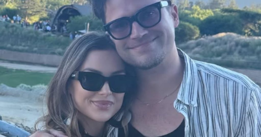 Lala Kent Posts 'Launch Soft' me Tom Schwartz (por ka një kapje)