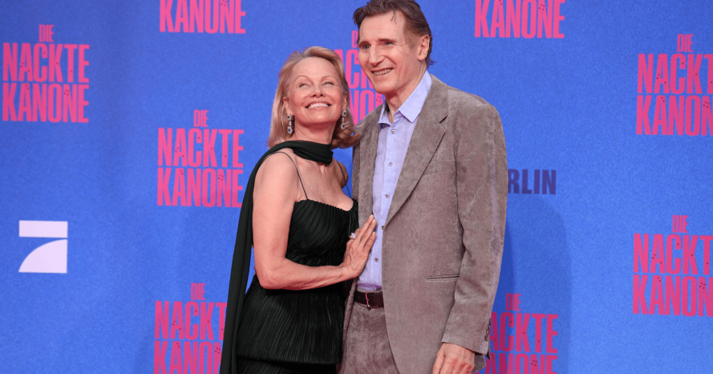 Pamela Anderson & Liam Neeson Fling Fake: Burime