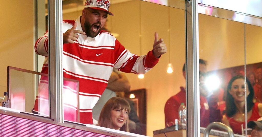 Taylor Swift është tronditur privatisht nga reagimi i Travis Kelce ndaj humbjes së lojës, thotë burimi