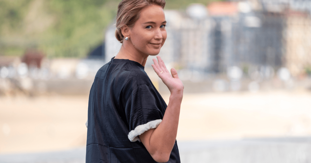 Tifozët e shkelur nga veshja e Jennifer Lawrence në San Sebastian Film Film Film: Fotografitë