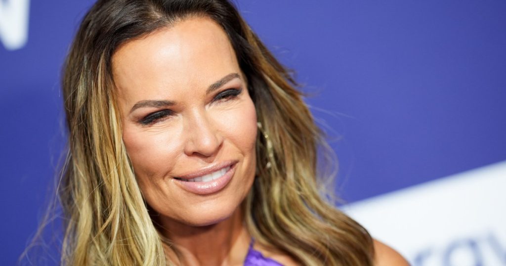 Britanik Bateman i RHOSLC thotë se bashkimi me shfaqjen ishte "si të mashtronin në një shoqëri"