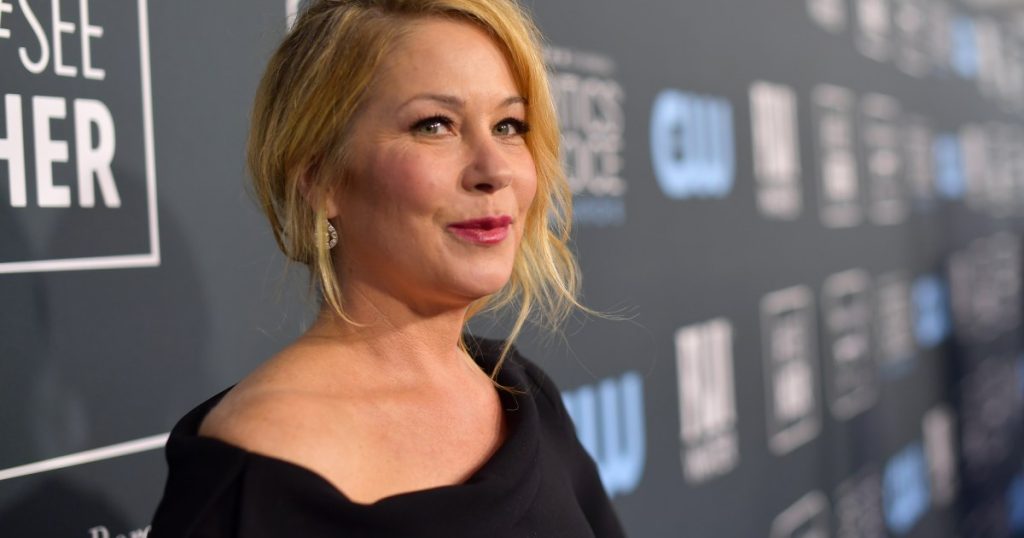 Christina Applegate thërret kastin e RHOSLC për sjelljen 'super bruto' në poshtë kuvertës poshtë jahtit
