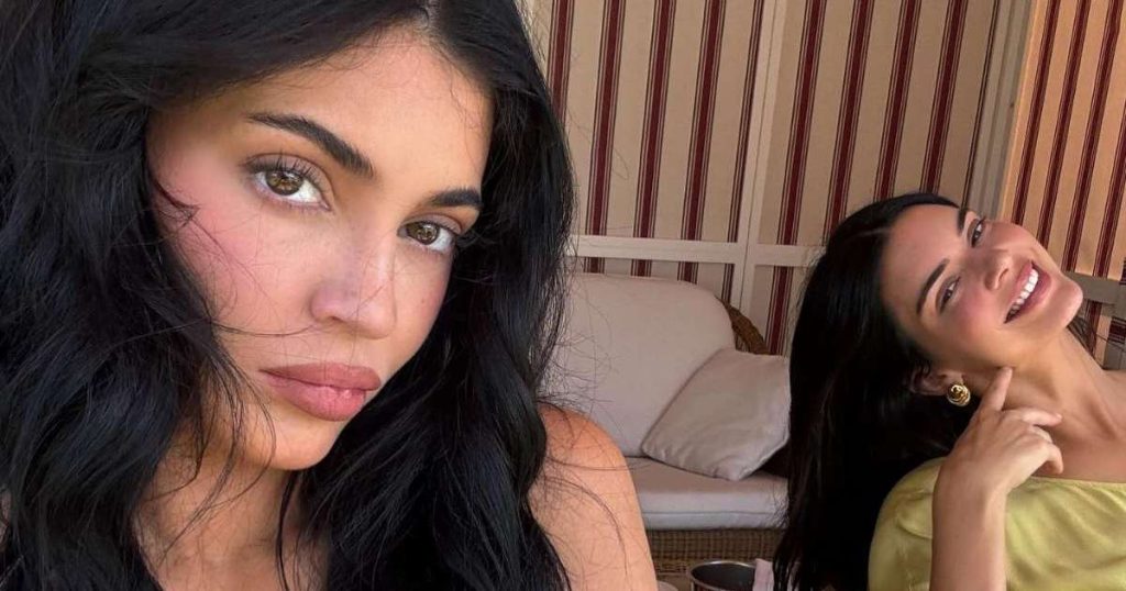 Kylie dhe Kendall Jenner shfaqin dashurinë motër në një video argëtuese në banjë