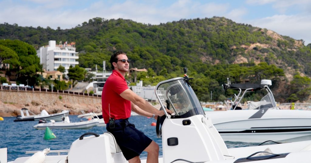 Përmbledhje e Sezonit të 10-të të Mesdheut, Episodi 14, poshtë Deck