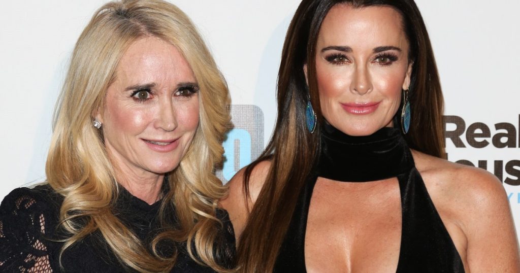 Kyle Richards i RHOBH jep një përditësim për motrën Kim (dhjetor 2025)