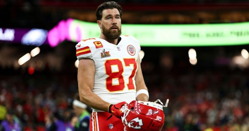 Travis Kelce shmang mediat përsëri pas humbjes së Titans, përballet me reagime