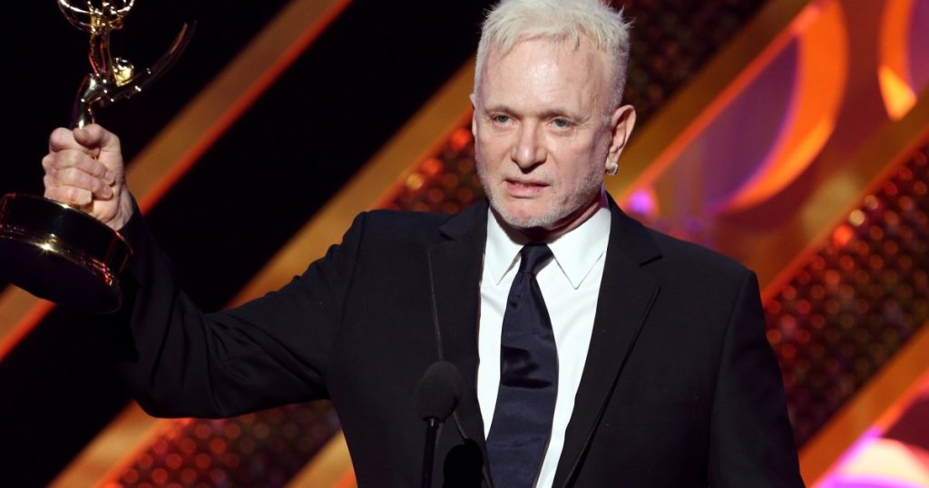 Ylli i Spitalit të Përgjithshëm Anthony Geary vdes në moshën 78-vjeçare