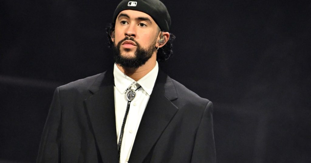 Bad Bunny Për të Nderuar ikonat Queer në Super Bowl Halftime Show duke bërë këtë