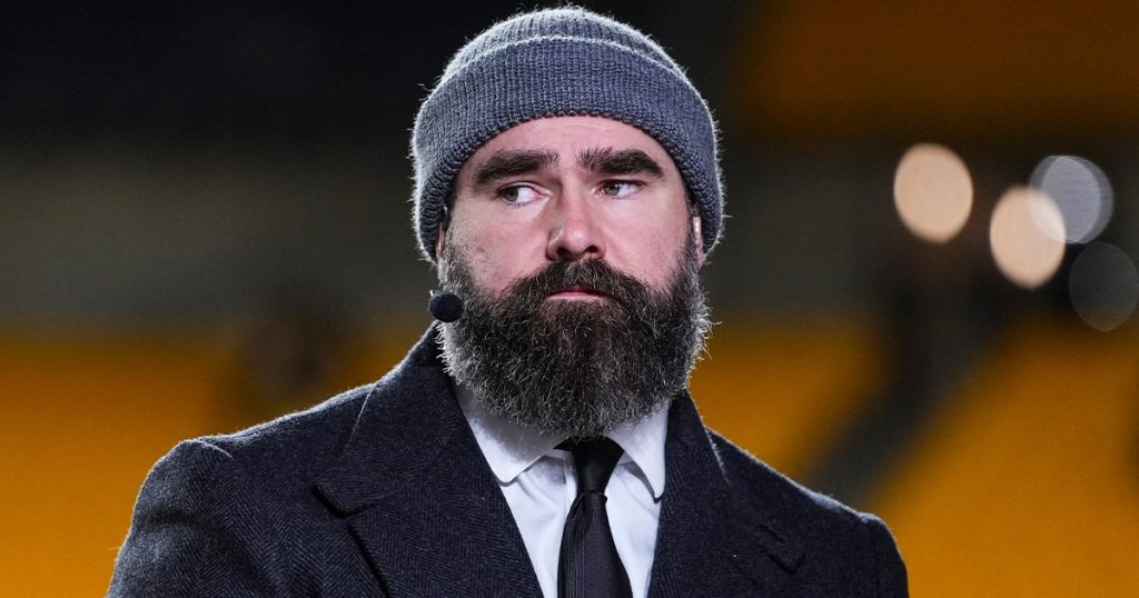 Jason Kelce do të përpiqet të luajë basketboll në këtë lojë të Sixers