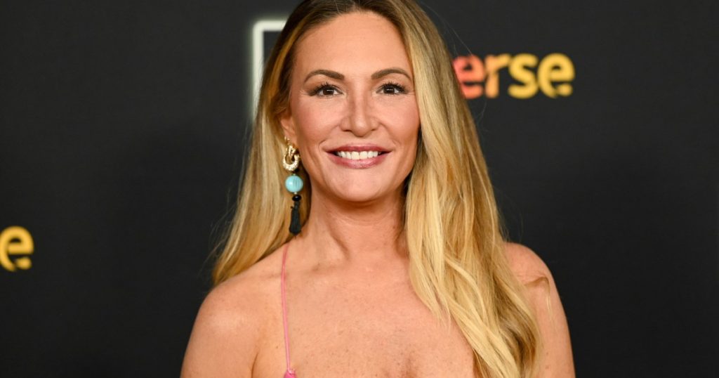 Kate Chastain bashkohet me "Blow Deck Down" nën sezonin 4