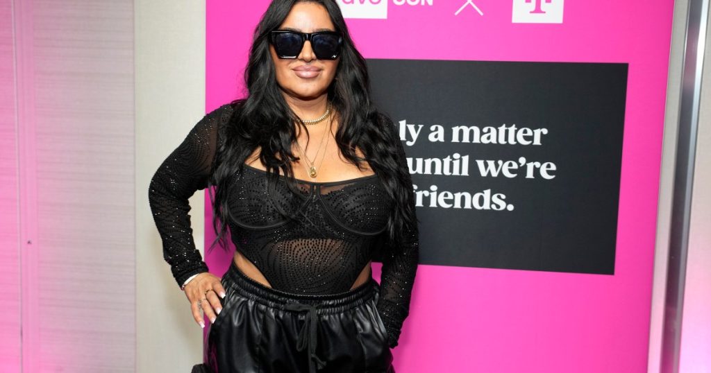 Mercedeh Javid shpjegon ndryshimin e emrit të saj në The Valley: Style Persian