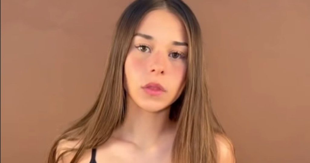 Sophie Rain e OnlyFans shpërndan video me tanga të zeza të guximshme
