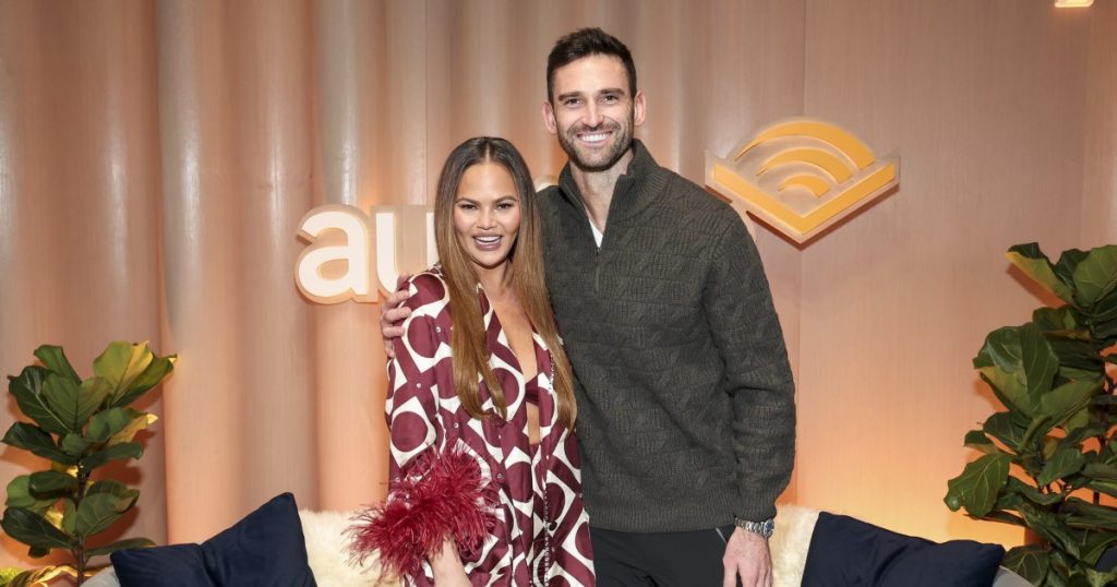 Carl Radke i Summer House reagon ndaj kredisë Chrissy Teigen Sobriety