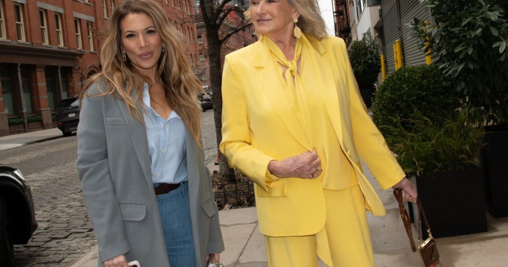 Martha Stewart Filmat RHONY kameo së bashku me anëtaren e re të aktorit Daisy Toye