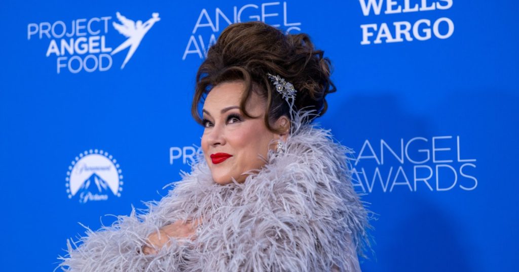 Jennifer Tilly e RHOBH zbulon personazhin e famshëm që ka hyrë në luftën e ofertave të bizhuterive kundër
