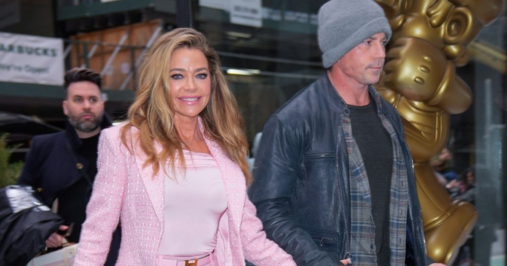 Paga e Denise Richards nuk do të konfiskohet për borxhin e ish-it