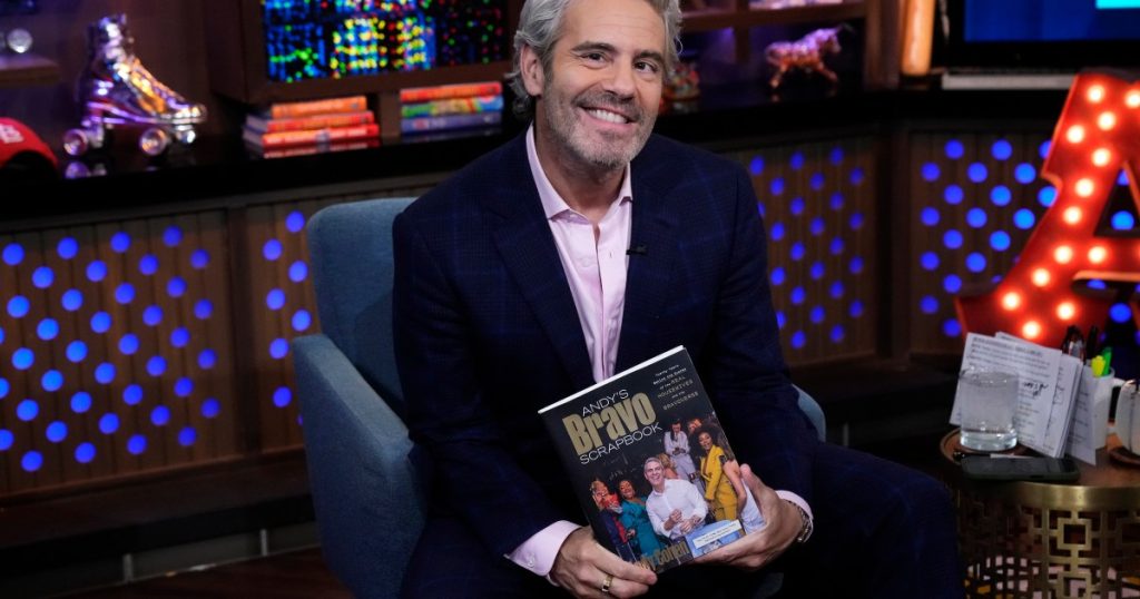 Andy Cohen publikon librin e ri që është i domosdoshëm