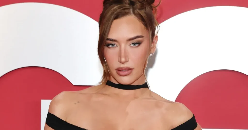 BFF e Kylie Jenner nxjerr në pah topin e saj të guximshëm gjatë daljeve me diell