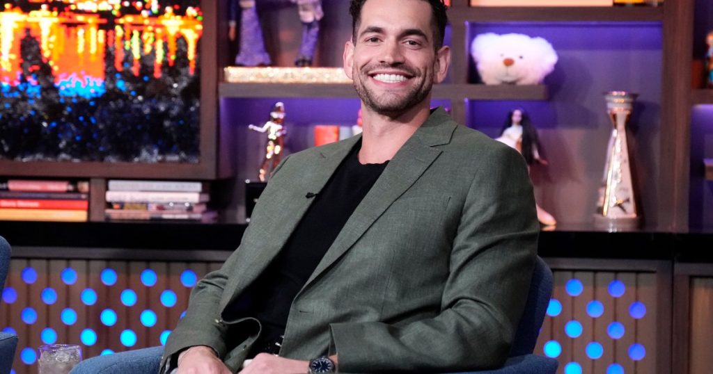 Jesse Solomon vendos drejtpërsëdrejti afatin kohor të njohurive të West & Amanda