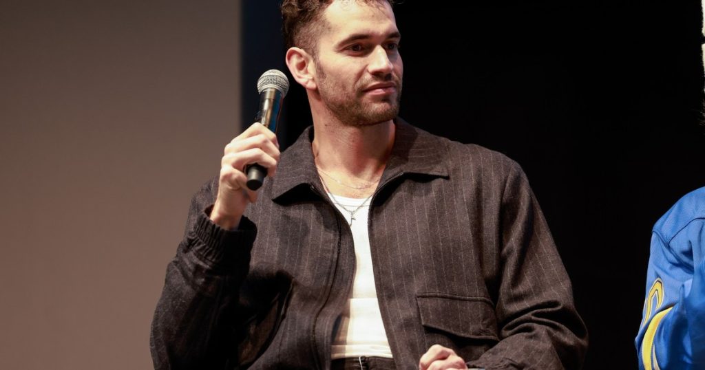 Jesse u përgjigjet pyetjeve rreth West & Amanda