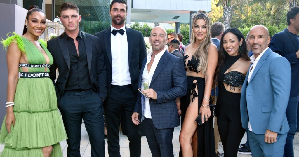 Shitja e filmimit OC thuhet se është ndërprerë nga Netflix