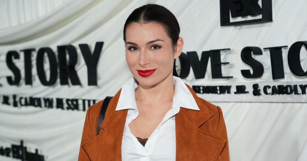 Zbuloni pse Ashley Iaconetti thirret