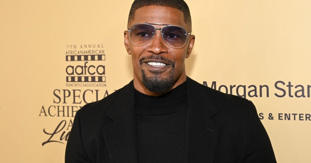 Jamie Foxx dhe e dashura Alyce Huckstepp në pritje të fëmijës