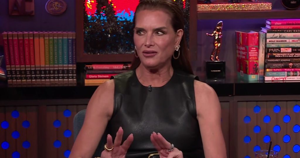 Ikonike Calvin Klein Jeans Vanish nga Koleksioni i Brooke Shields