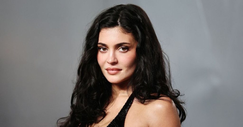 Kylie Jenner kujton episodin e frikshëm të pushimit në shtrat ndërsa ishte shtatzënë me djalin