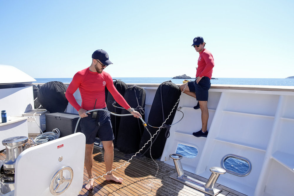 Below Deck, Sezoni 11 i Mesdheut, Episodi 1
