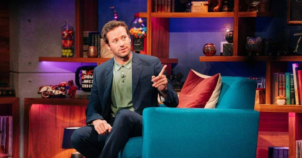Armie Hammer thyen heshtjen për kolapsin e karrierës pas akuzave të vitit 2021