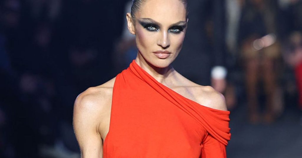Candice Swanepoel sjell nxehtësi të supermodelës me pantallona të shkurtra të vogla teeny mikro