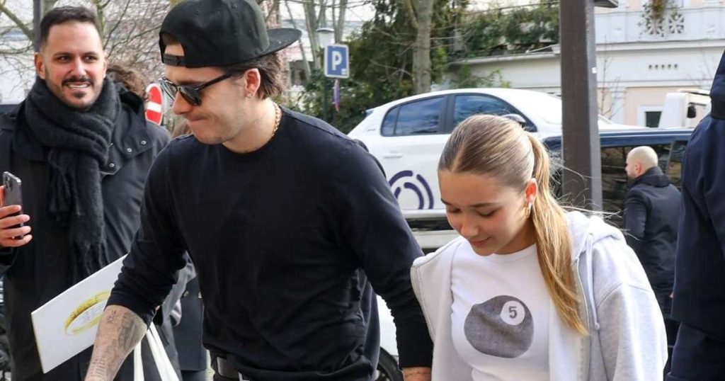 Familja Beckham duartroket përsëri në pretendimet 'Staged' Harper & Brooklyn - Raport