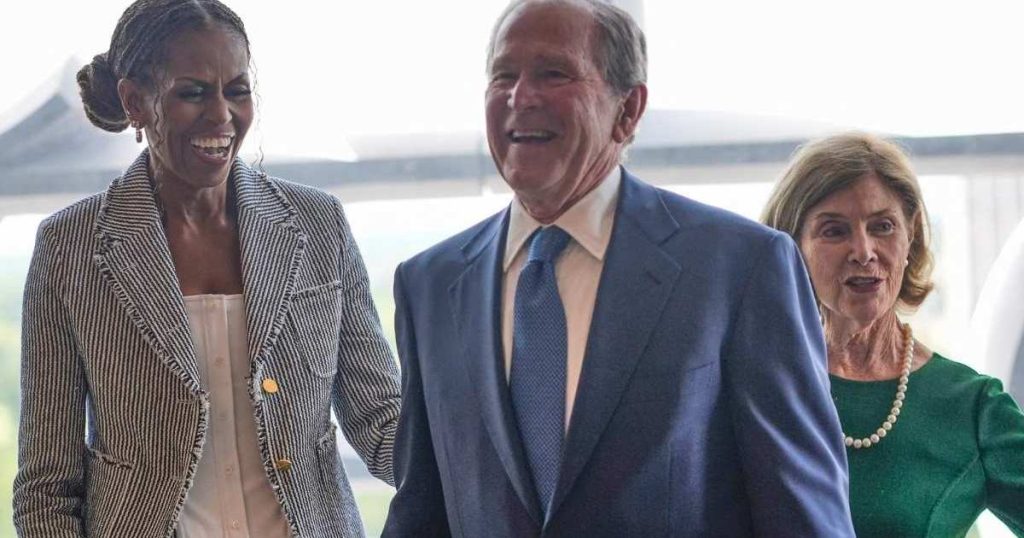 George W. Bush pa portretin e ri të Obamas dhe bëri një rishikim me dy fjalë