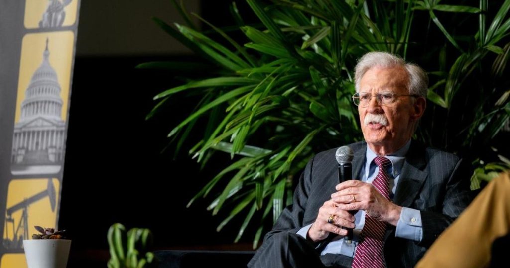 John Bolton pranon fajësinë në çështjen e dokumenteve të klasifikuara - Raport