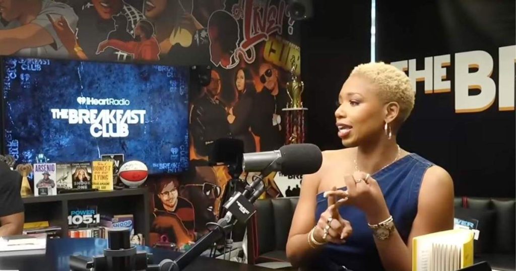 Monica McNutt adreson akuzat për racizëm të Taylor Swift në komente të reja