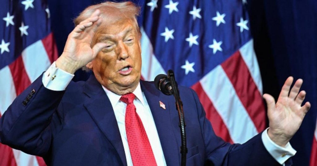 Prezantuesit e View e quajnë heqjen e emrit të Qendrës së Donald Trump Kennedy 'Sa të kënaqshme'